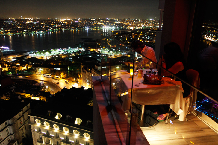 Dining with a view at Mikla. (Photo via Flickr)