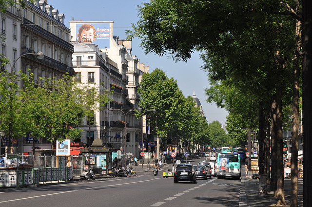 Looking west on Boulevard Poissonnière. (Photo: P. Bard via Flickr)