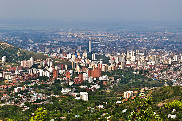 Vista of Cali, Colombia (Photo: David Alejandro Rendón via Wikipedia.org)