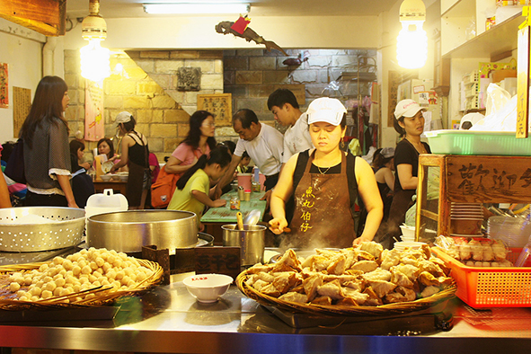 Street food in Jiufen (Photo: Jimmy Yao via Flickr)