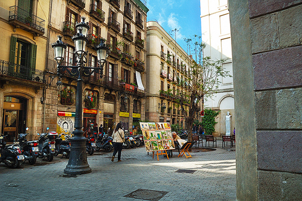 A Street in El Born (Photo: Carlos Lorenzo via Flickr)