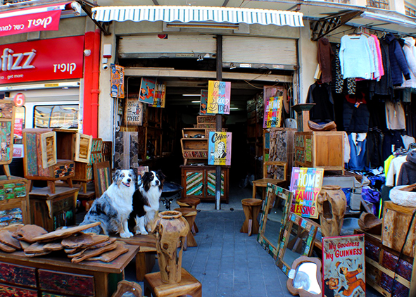 Indonesian shop on the corner (Photo: Tiffanie Wen)