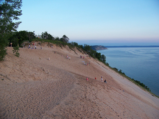 Huge sand dunes (Photo: Rob Cook via Flickr)