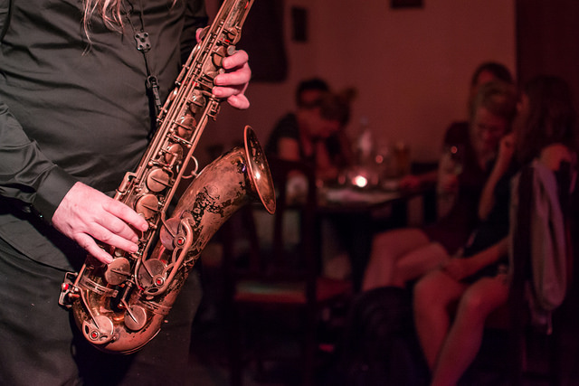 Musicians inside the atmospheric Duetos da Se (Photo: Paco Romero-Ferrero via Flickr)