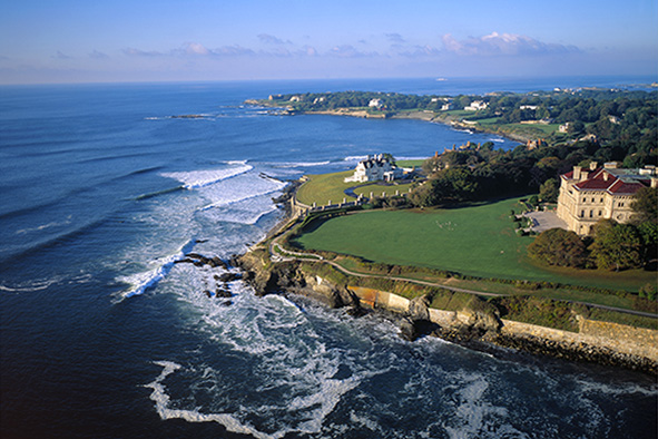 Newport coastline and The Breakers mansion (Photo: Onne van der Wal via Discover Newport)