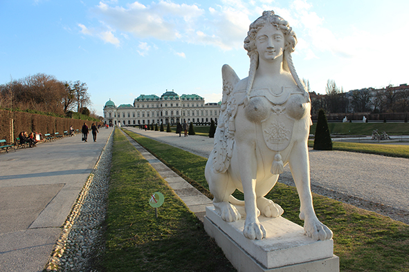 Statues in the Gardens (Photo: Tiffanie Wen)