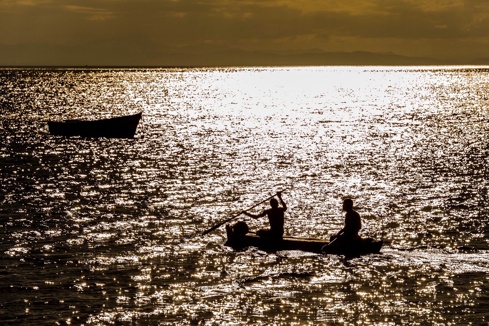 Early morning fisherman on Lake Malawi (photo: Danforth Lodge)