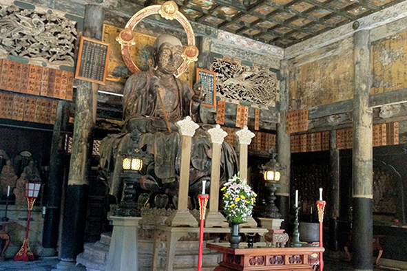 Prayer hall at Kenchoji (Photo: Breawna Power Eaton)