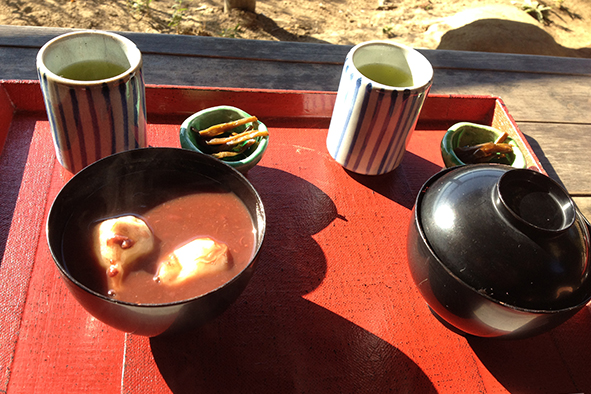 Zenzai and green tea (Photo: Breawna Power Eaton)