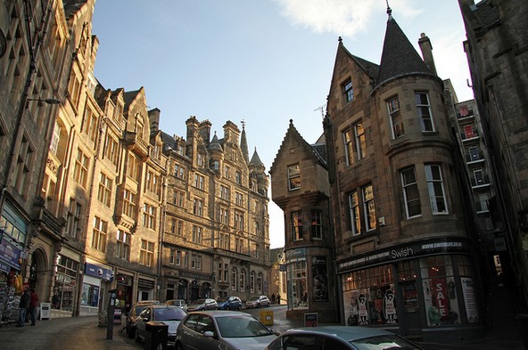 Curving Cockburn Street (Photo: Ronnie Macdonald via Flickr)