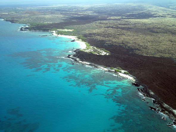 Beautiful Kona coastline (Photo: The-Hippie Triathlete via Flickr/ CC By 2.0)