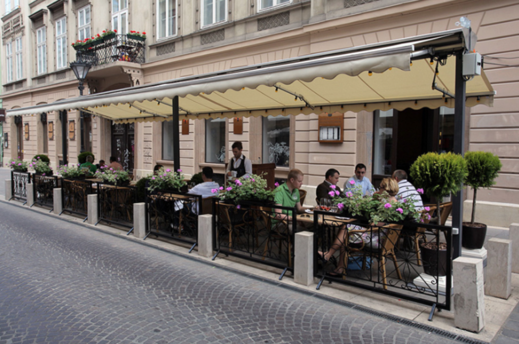 The outside terrace at Borkonyha Winekitchen (Photo: via Borkonyha Winekitchen)