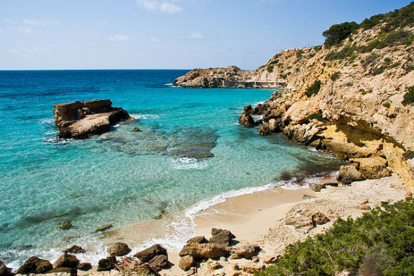 Stunning beaches of Ibiza (Photo: Rafael via Flickr)