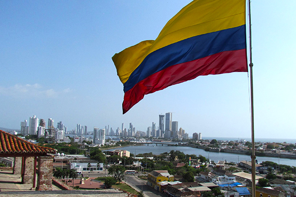 A Colombian flag dances in the wind at the San Felipe de Barajas Castle (Photo: Stephen Woodman)