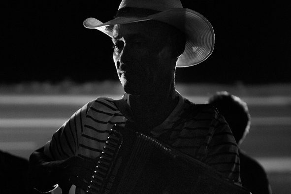 A vallenato accordionist in Cartagena (Photo: Louis Vest via Flickr / CC BY 2.0)