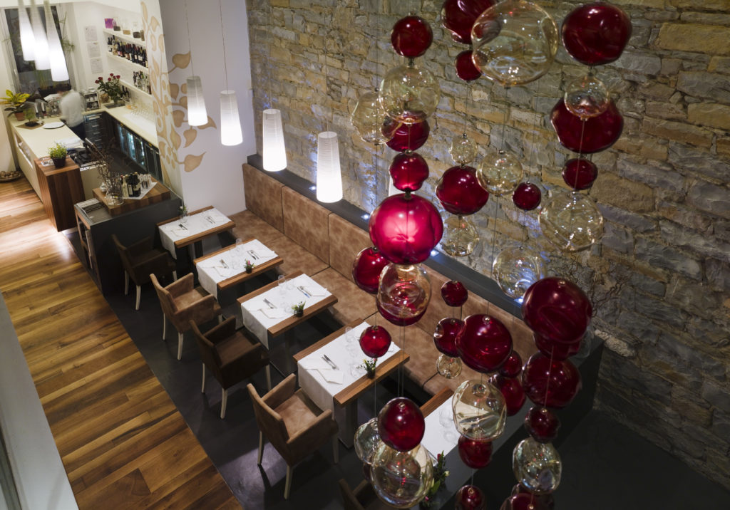 The elegant and modern ambience of Pepenero Pepebianco (Photo: Pepenero Pepebianco)