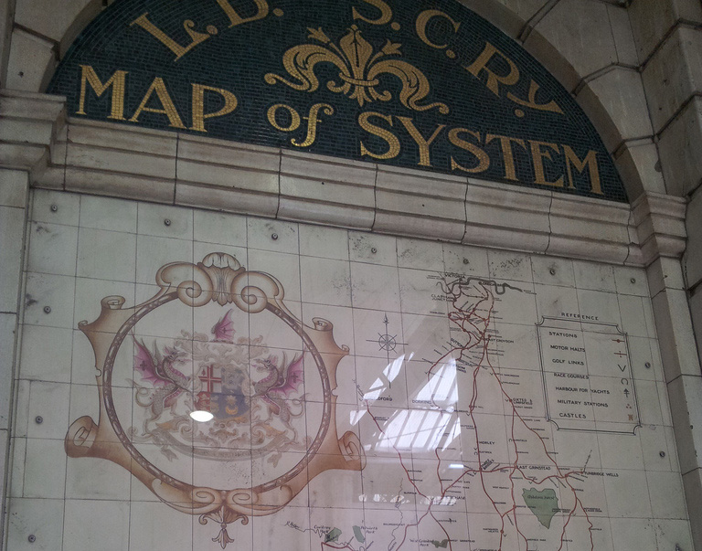 Tiled Maps at Victoria Station