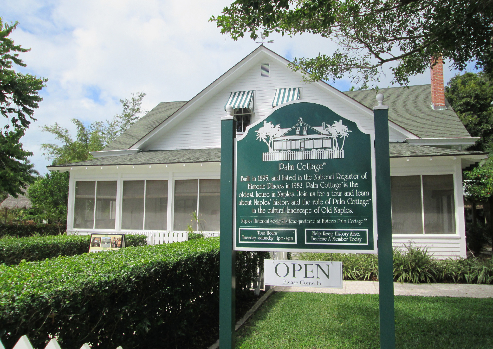 Historic Palm Cottage