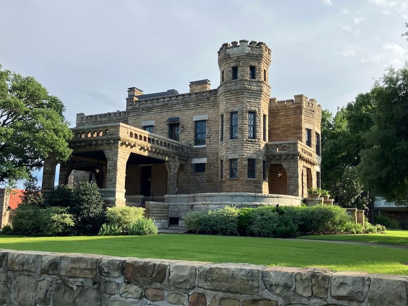 The Cottonland Castle, Waco