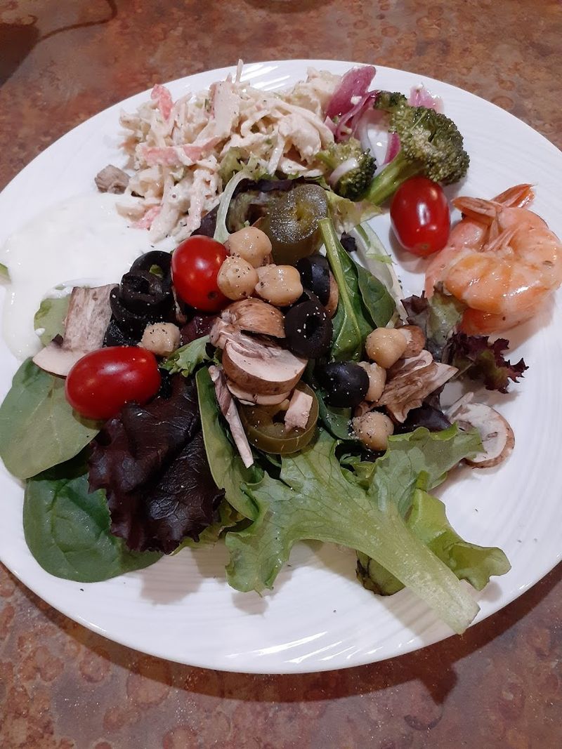 A Salad Bar That Actually Deserves Your Attention