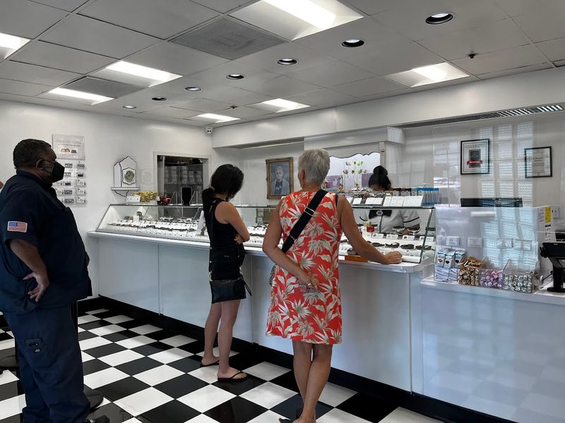 The Iconic Black-And-White Look That Never Gets Old