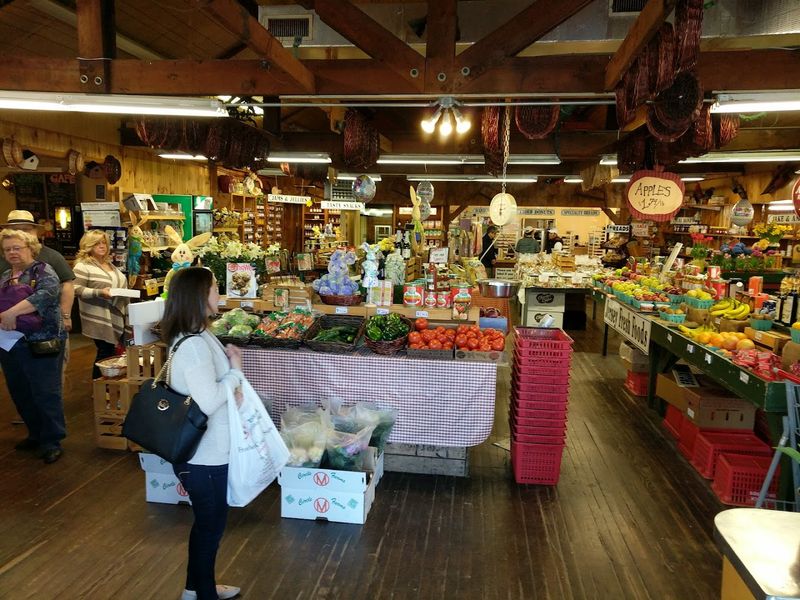 A Country Store Stocked With More Than Baked Goods
