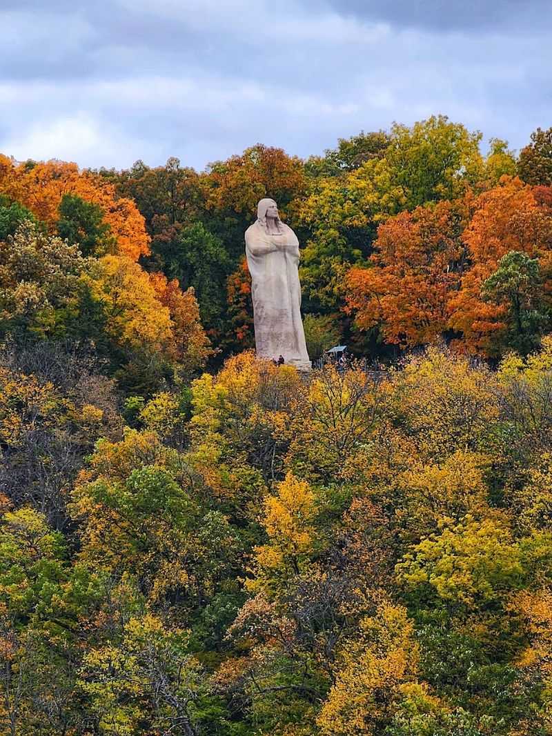 Why This Statue Deserves A Spot On Every Illinois Bucket List