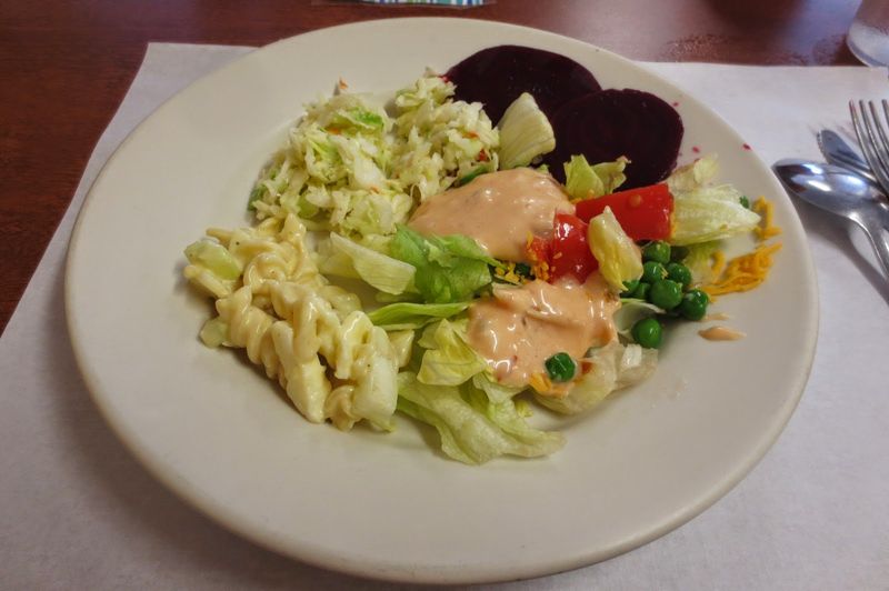 The Salad Bar That Actually Earns Praise