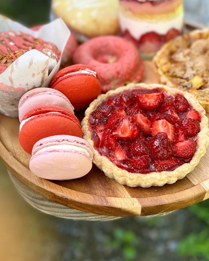 Macarons That Rotate In Fun And Unexpected Flavors