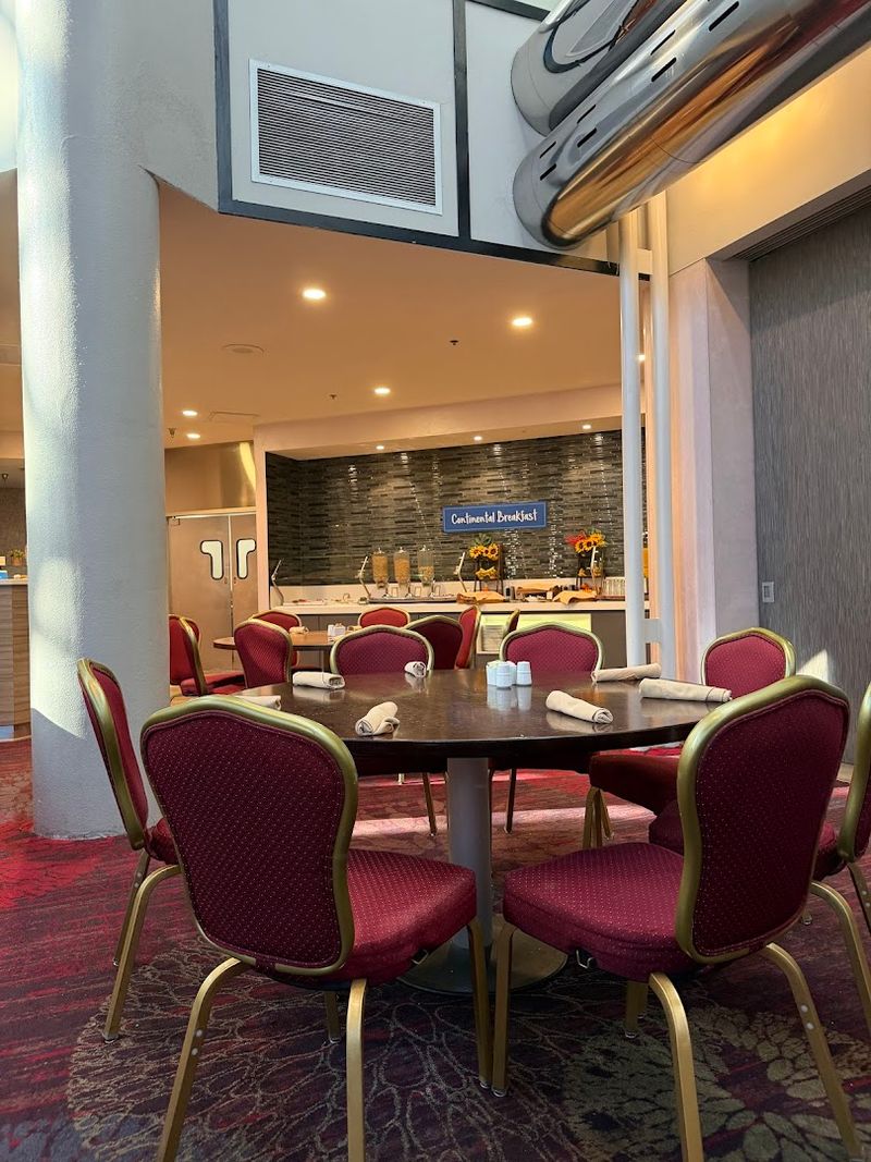 Elegant Dining Perfect For Families And Friends