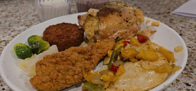 Where Every Plate Looks Like A Sunday Family Dinner