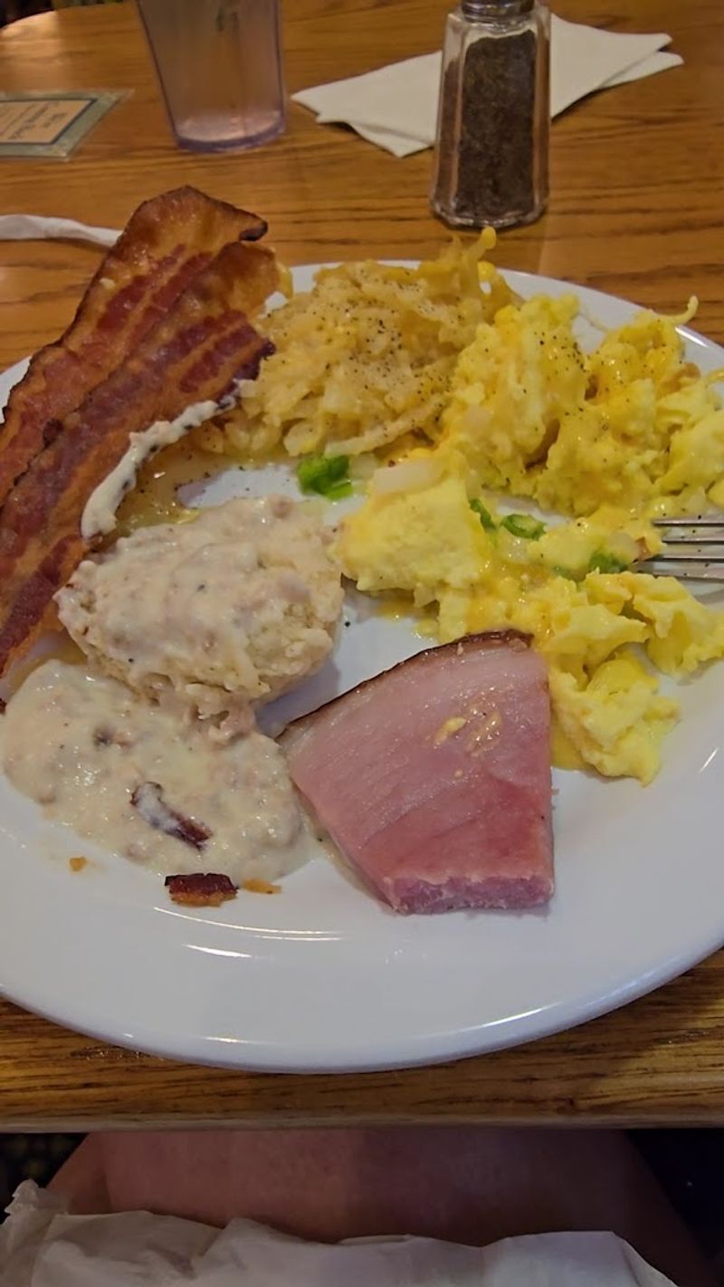 The History Of This Amish Restaurant And Its Famous Breakfast