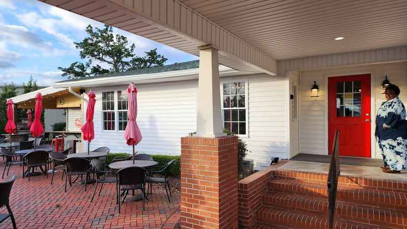 Floyd's 1921 Restaurant, Bar & Catering