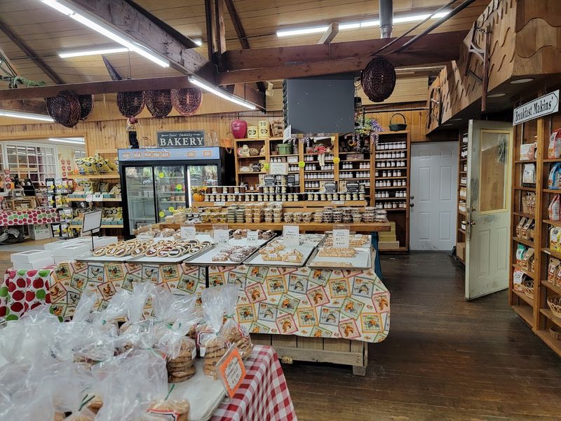 The Crumb Cake That Keeps People Coming Back