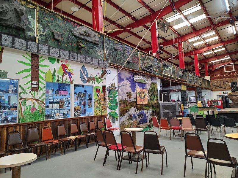 The Free Circus That Steals The Show