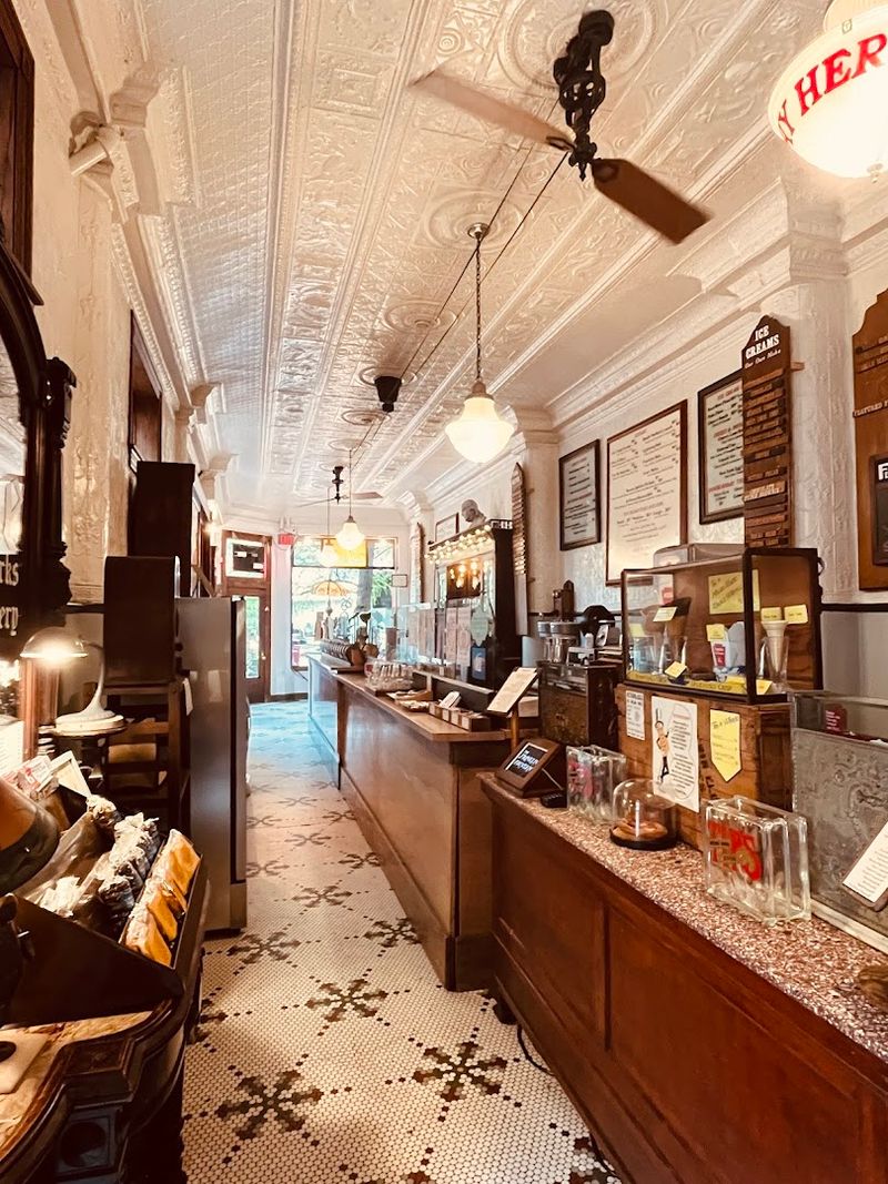 The Old-Fashioned Atmosphere Worth Savoring