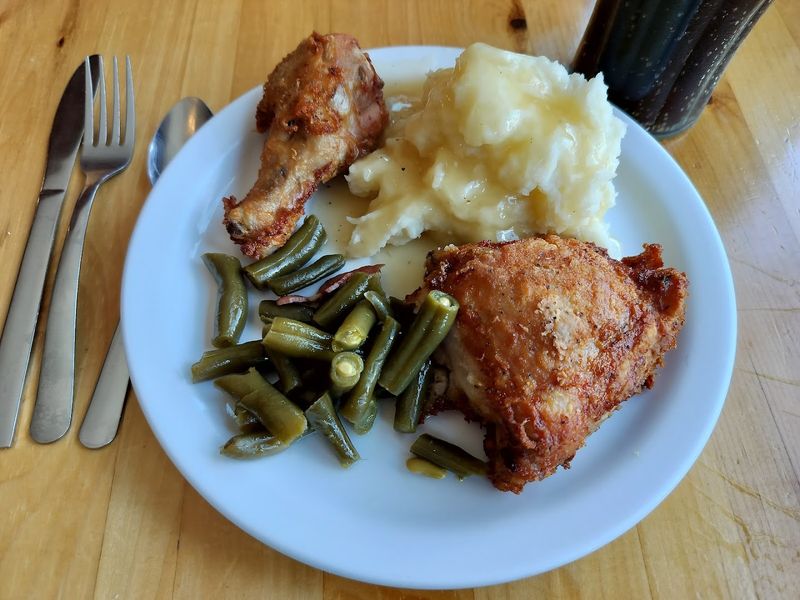 Fried Chicken That People Drive Hours To Eat
