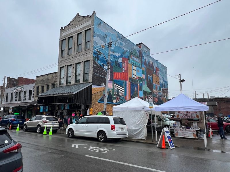 Things To Explore While You’re In The Neighborhood