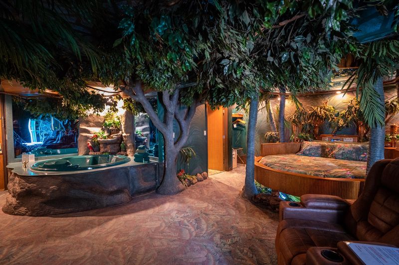 Rainforest Retreat With Tropical Vibes Indoors