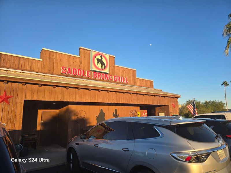 What To Eat Near The Fountain