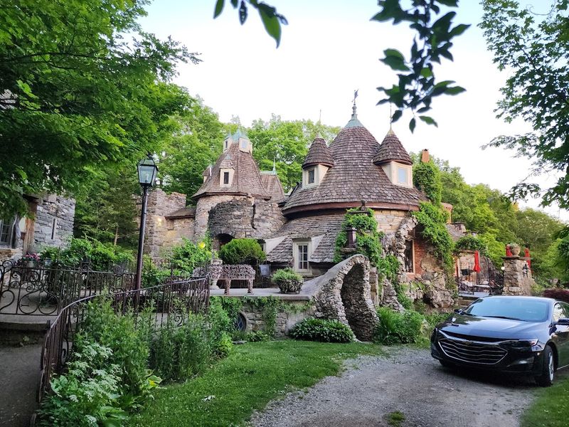 Wing's Castle, Millbrook