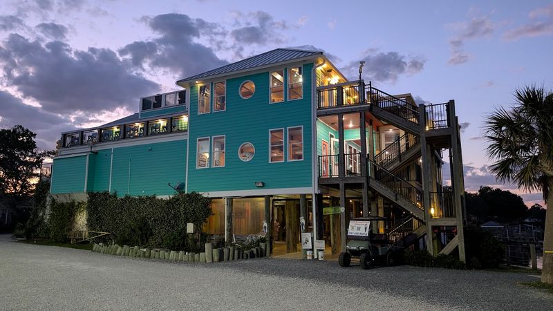 Inlet View Bar And Grill