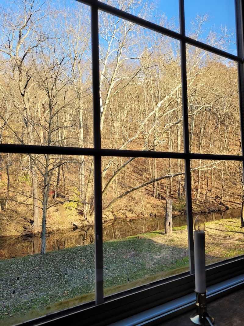 The Creekside Setting That Makes Every Meal Feel Different