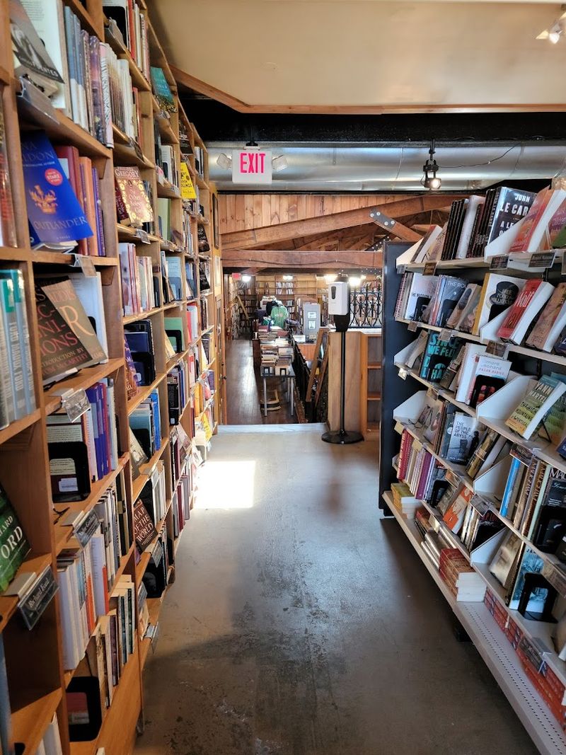Tips For Navigating This Book Lover's Wonderland