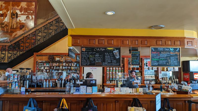 The Café That Keeps You Browsing Longer