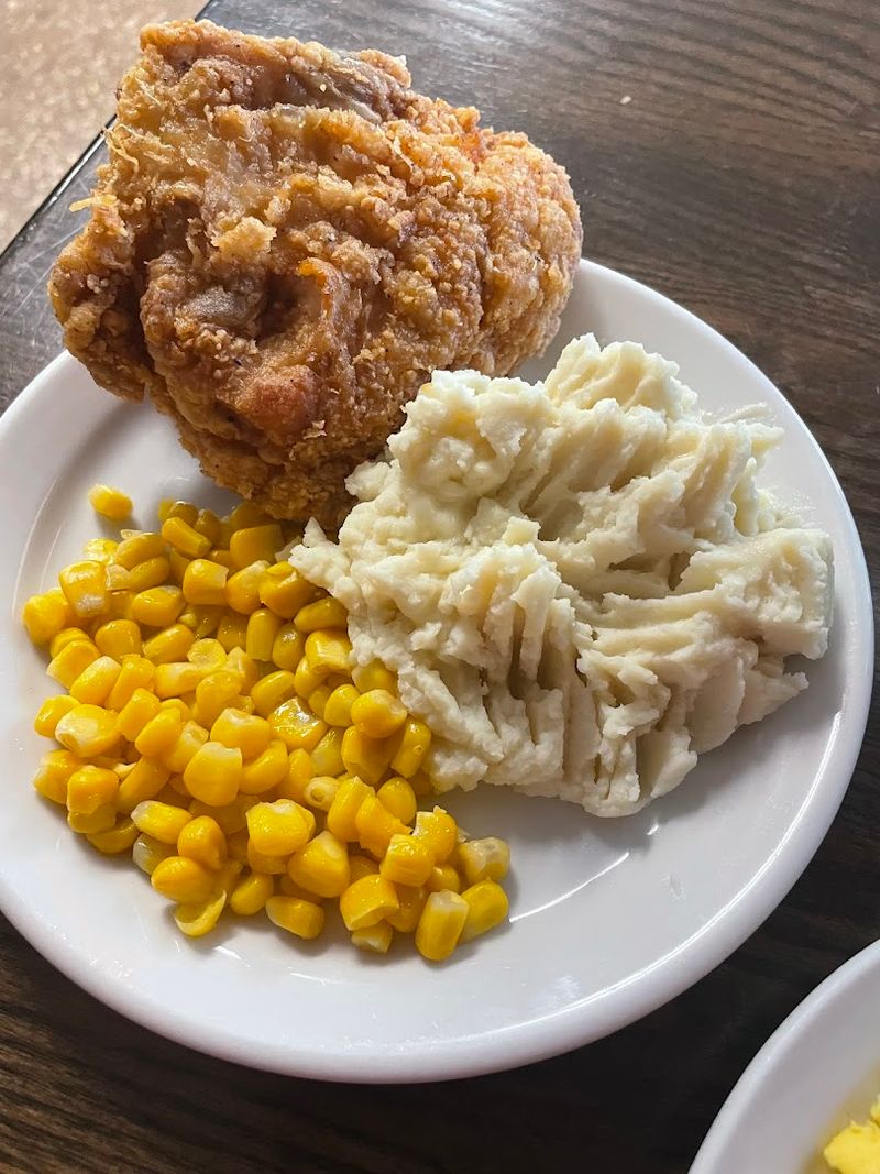 The Fried Chicken That Keeps People Coming Back