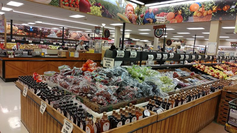 The Amish Vendor Experience That Sets This Market Apart