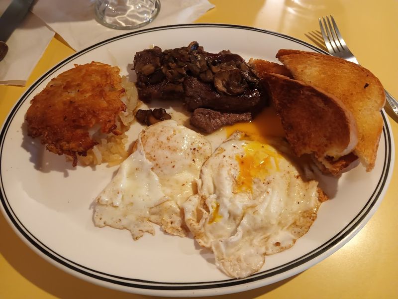 A Menu Built Around Comfort Food Done Right