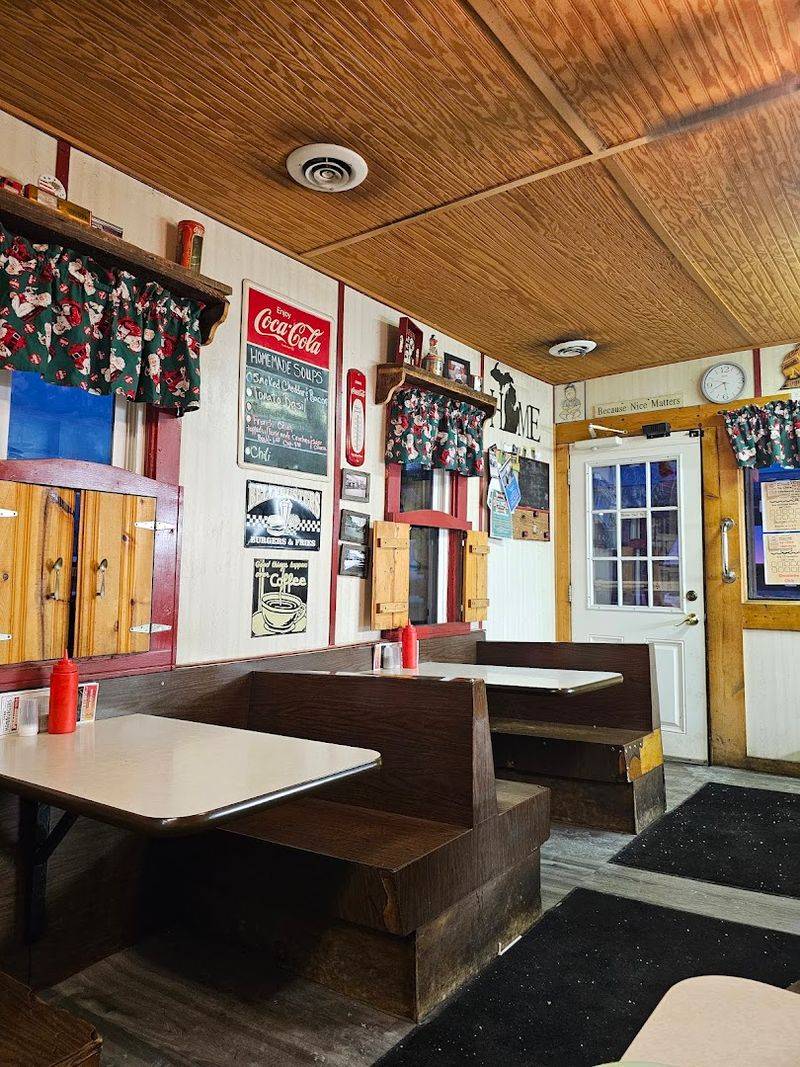 Inside A Diner That Fits About As Many People As A Living Room
