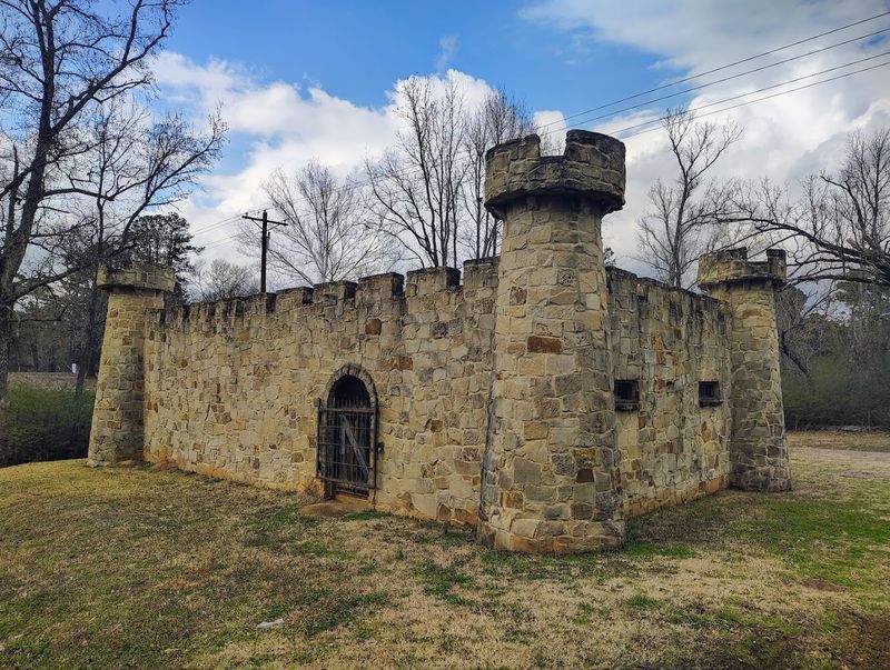 Darrell Wolcott's Castle, Jefferson